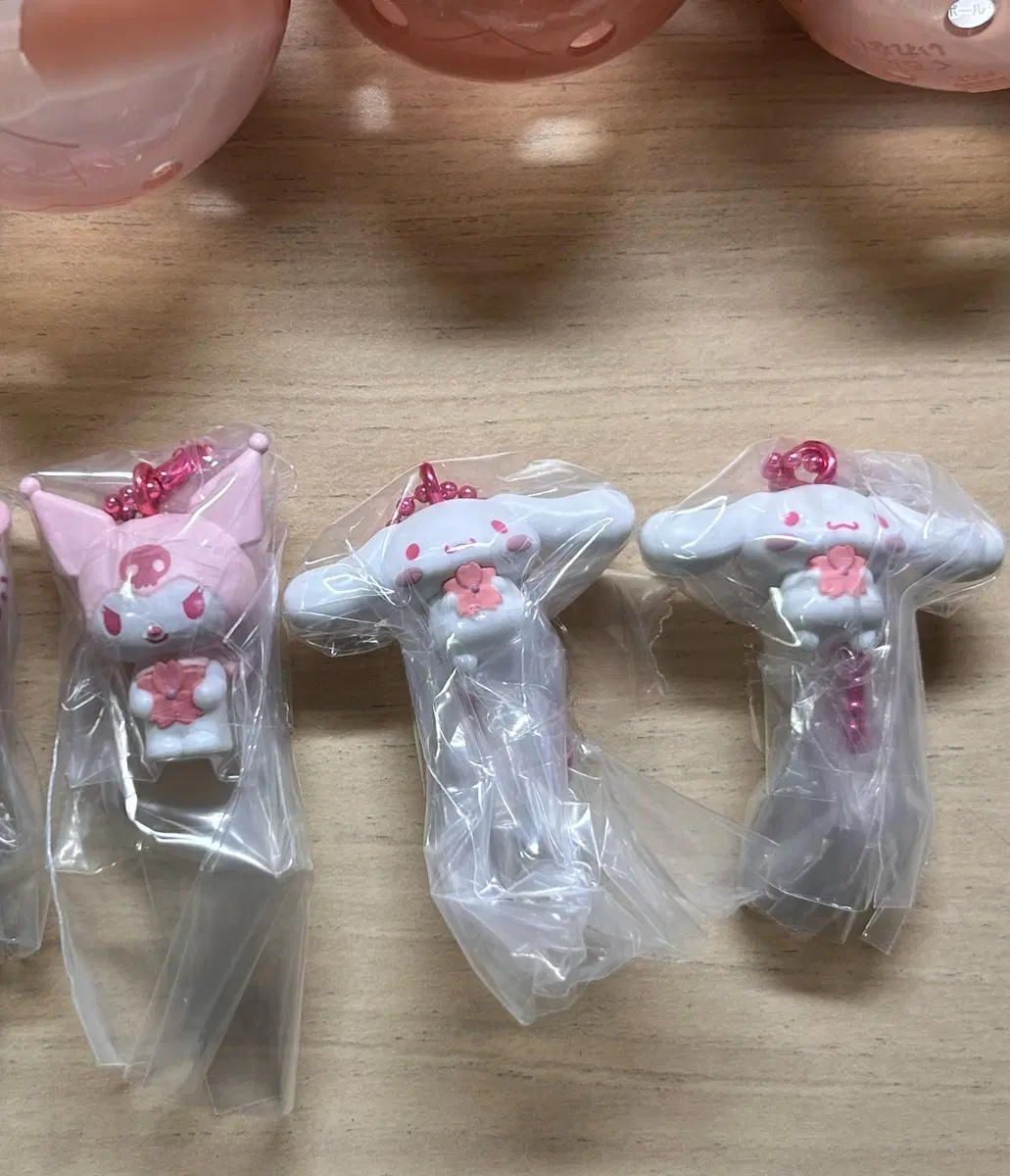 미개봉) 산리오 벚꽃 사쿠라 키링 가챠 (쿠로미, 시나모롤)