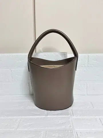 [ 새상품급 ] Pelletteria Veneta 천연 가죽 버킷백 그레이지