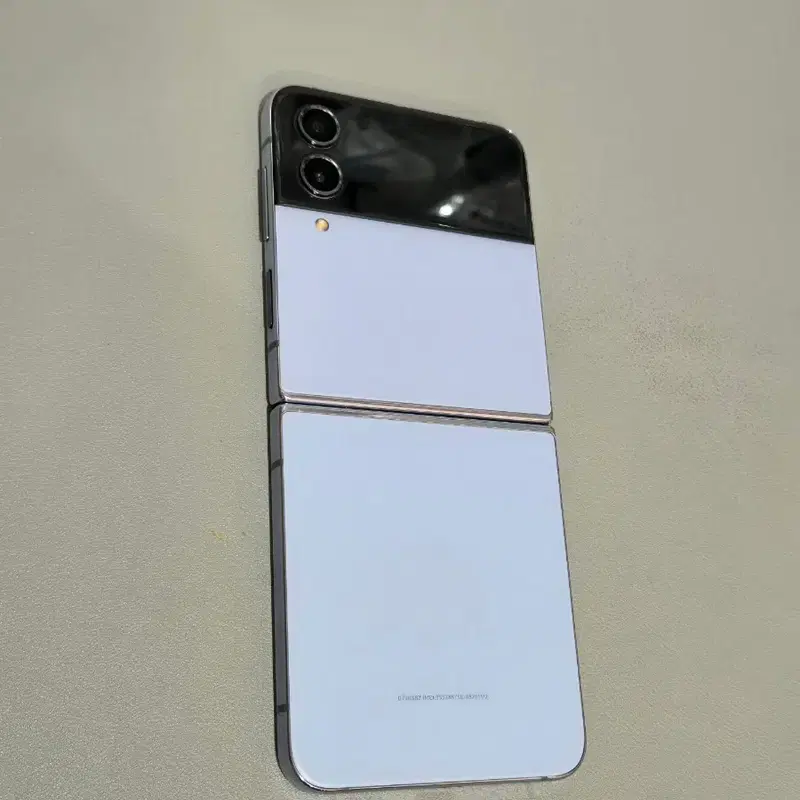 갤럭시 Z플립4 256GB 블루 액정 깨끗