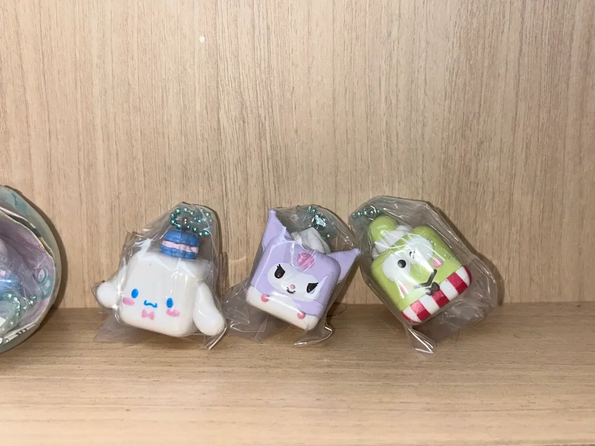 미개봉) 산리오 코로코로 스위츠 디저트 스윙 키링 가챠 (쿠로미 시나모롤 케로피)