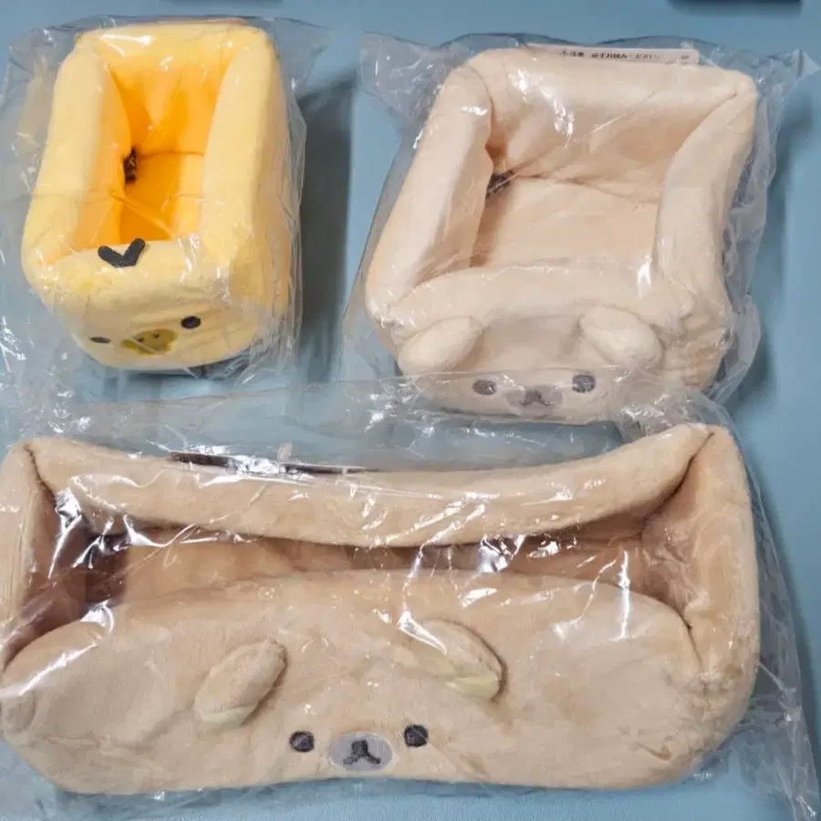 리락쿠마 소품 케이스 3종 판매합니다.