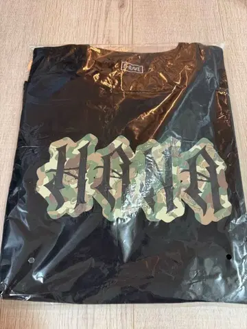 [미사용 새상품] HANA Camo Big Tee M