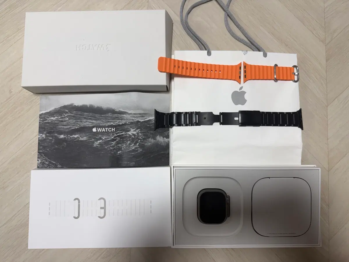 애플워치 울트라2 49mm GPS+Cellular 풀박스 / 배터리93% / 정품 스트랩 새제품