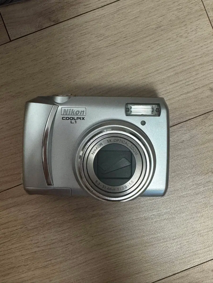 니콘 쿨픽스 L1 디카 디지털 카메라