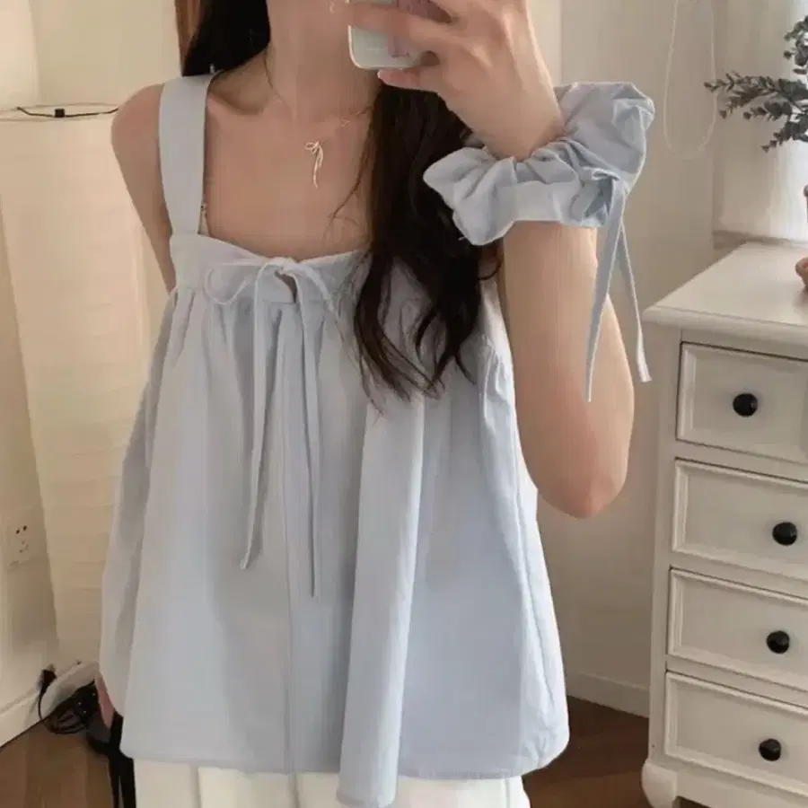 하늘색 나시 블라우스