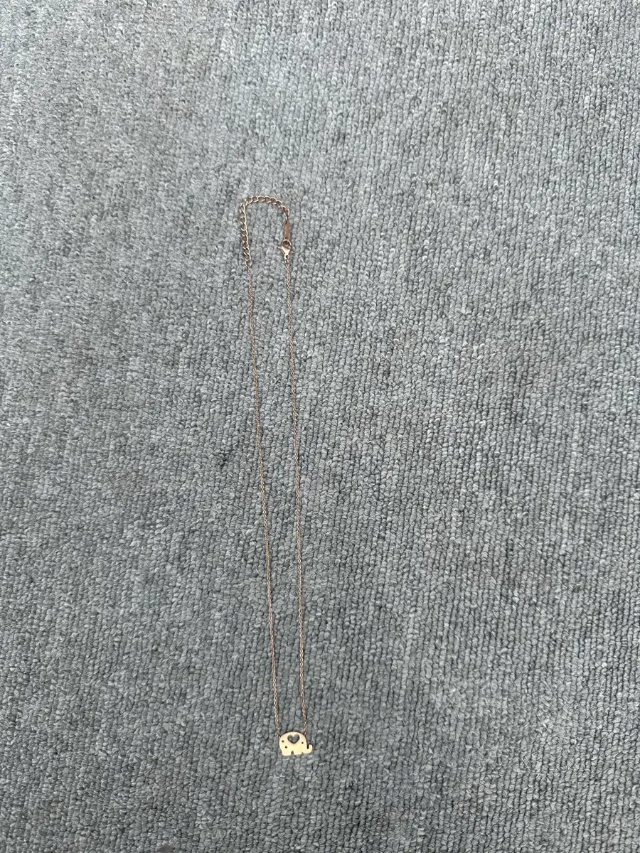 컨디션 양호한 14K 로즈골드 행운의 코끼리 하트 펜던트 목걸이 (46cm)판매 합니다
