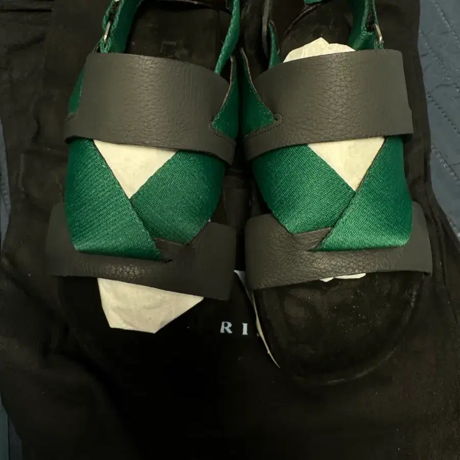 랑방(LANVIN) 샤크솔 스트랩 샌들 / BLACK / SIZE 7