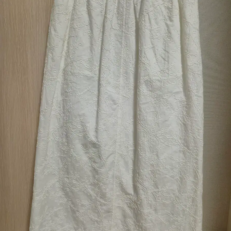 H&M 화이트 자수 롱스커트
