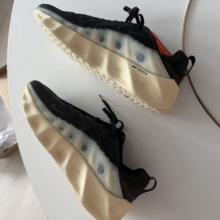NIKE 아바 로버 DX4215 003 (275) 새상품