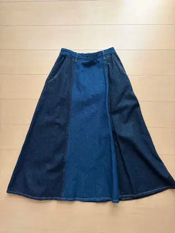 ZARA 데님 플레어 스커트 절개 디자인