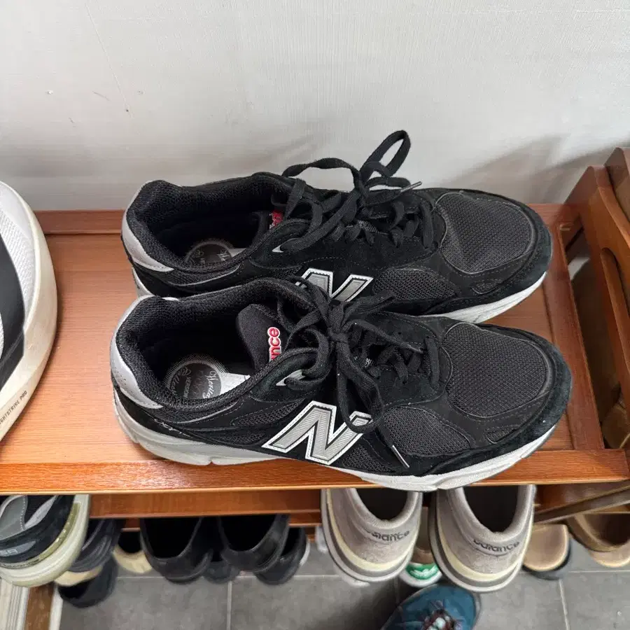 뉴발란스 990 v3 블랙