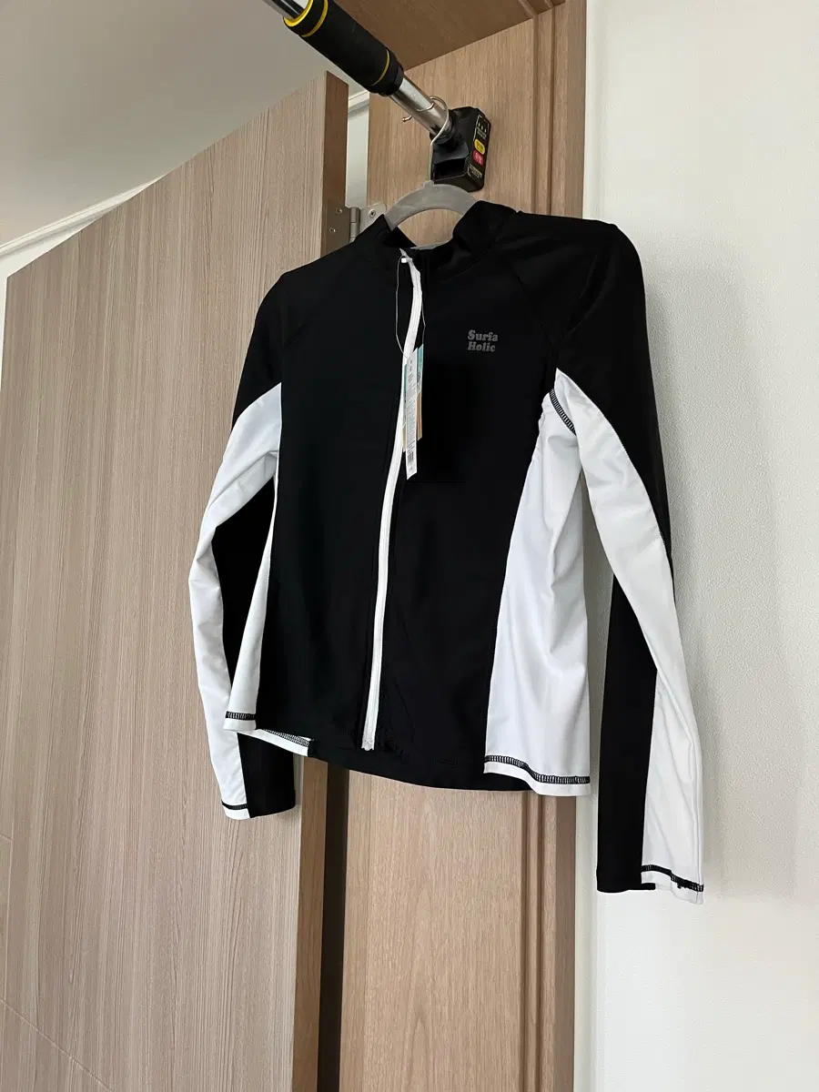 (새상품) 래쉬가드 90