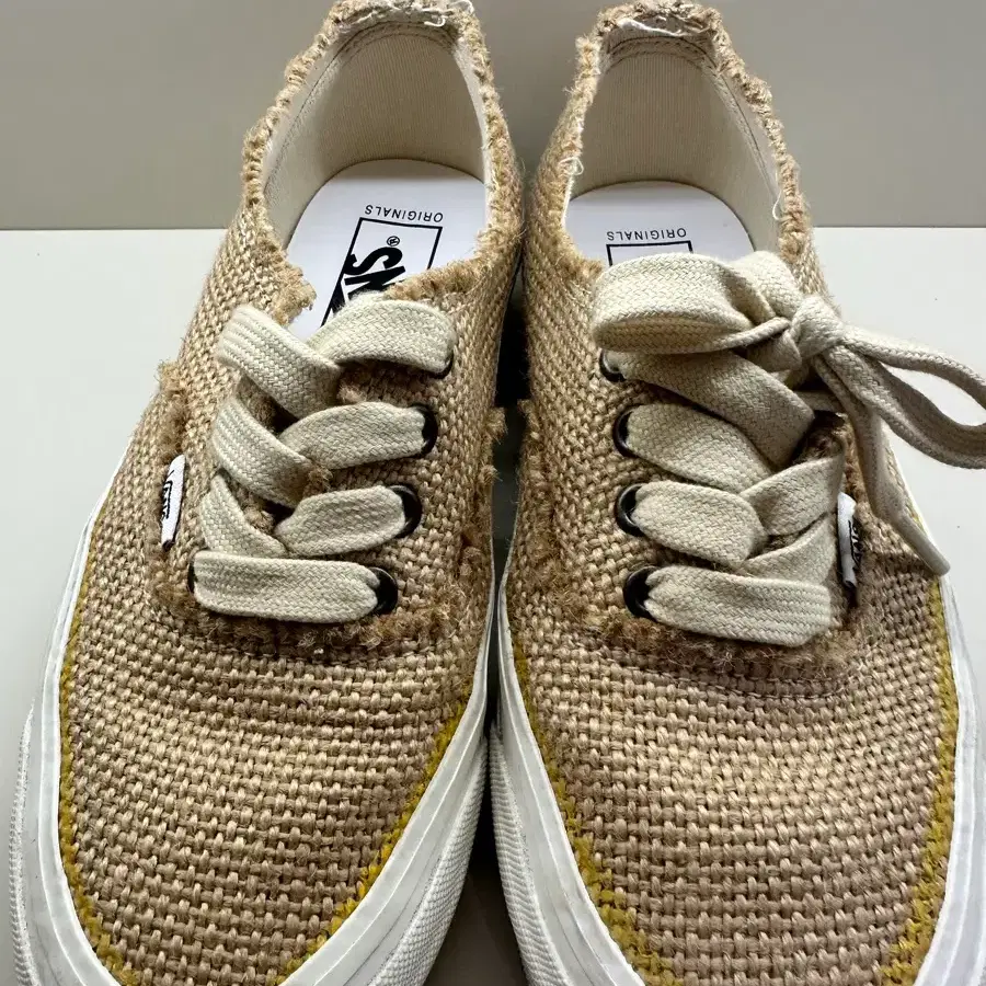 반스 볼트 OG 어센틱 프레이드 LX (Vans Vault OG Authentic 'Frayed' LX)