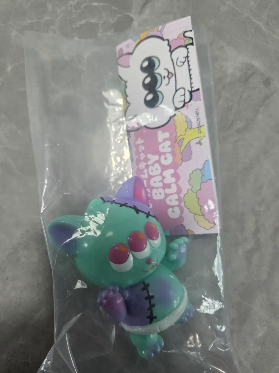 아트토이 baby calm cat 소프비 팝니다. peach hell