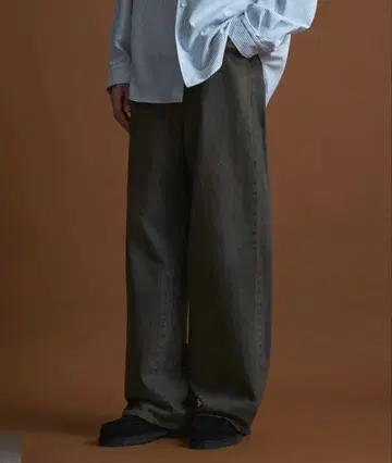 새상품급 PUBLIC TOKYO 릴랙스 와이드 빈티지 라이크 데님 팬츠