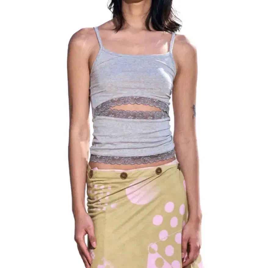 Odlyworkshop 오들리워크샵 lace cutout tank