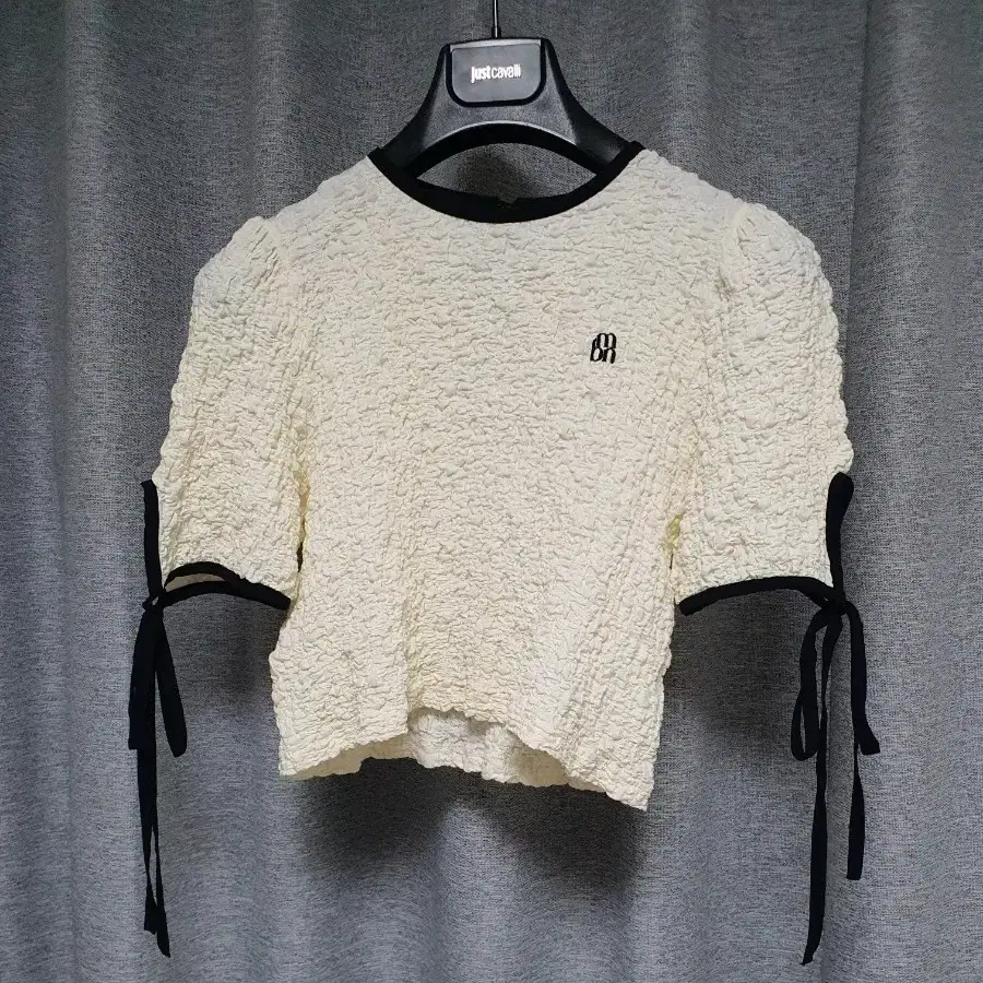 momeben 모메벤 라인배색 스트랩 버블 퍼브 티셔츠 F xs~s
