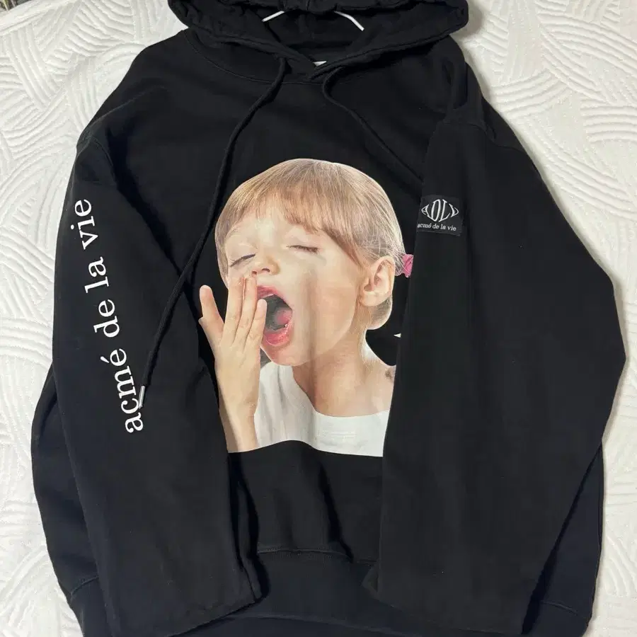 아크메드라비 아기 그래픽 후드티 블랙 정품