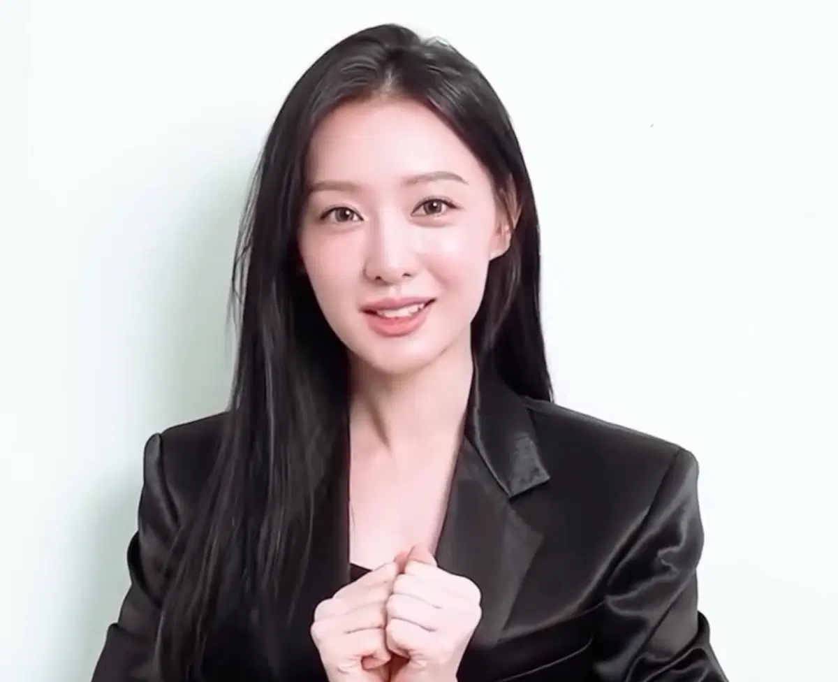 아이브 굿즈로 김지원, 아이유, 고윤정 굿즈 구해요