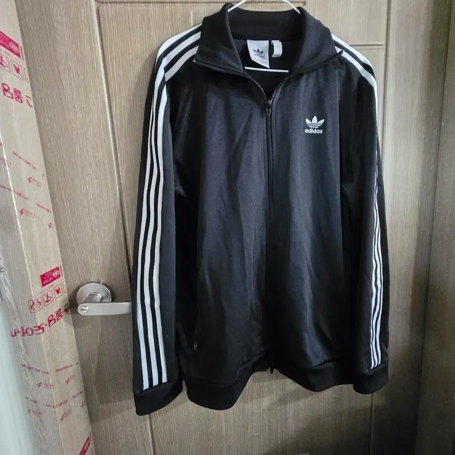 아디다스 트랙탑 블랙/화이트 삼선 2XL