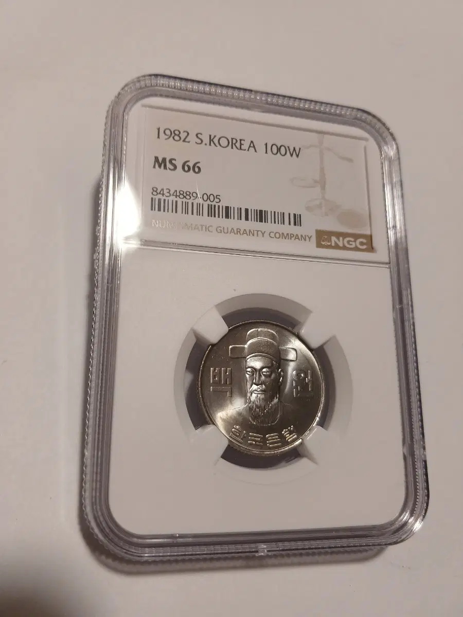 1982년 100원 66등급