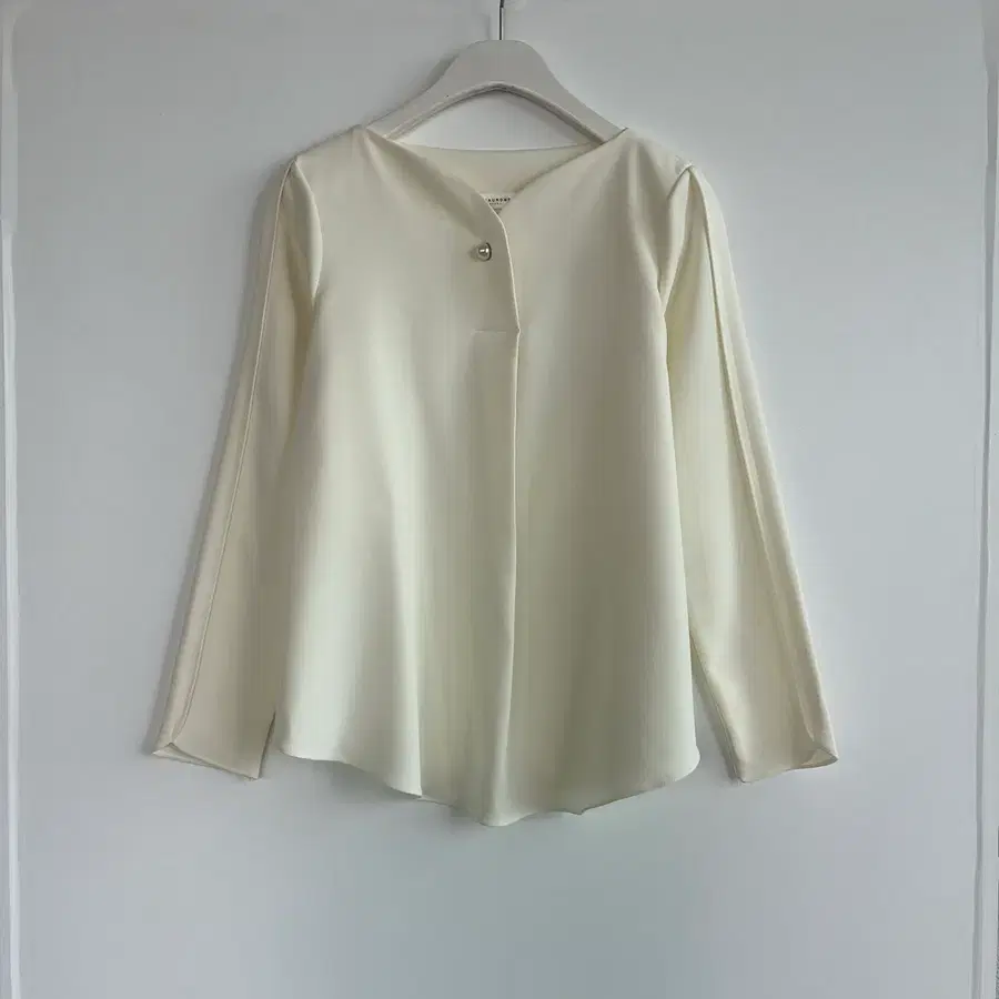 CHAUMONT 아이보리 곡선 블라우스/21