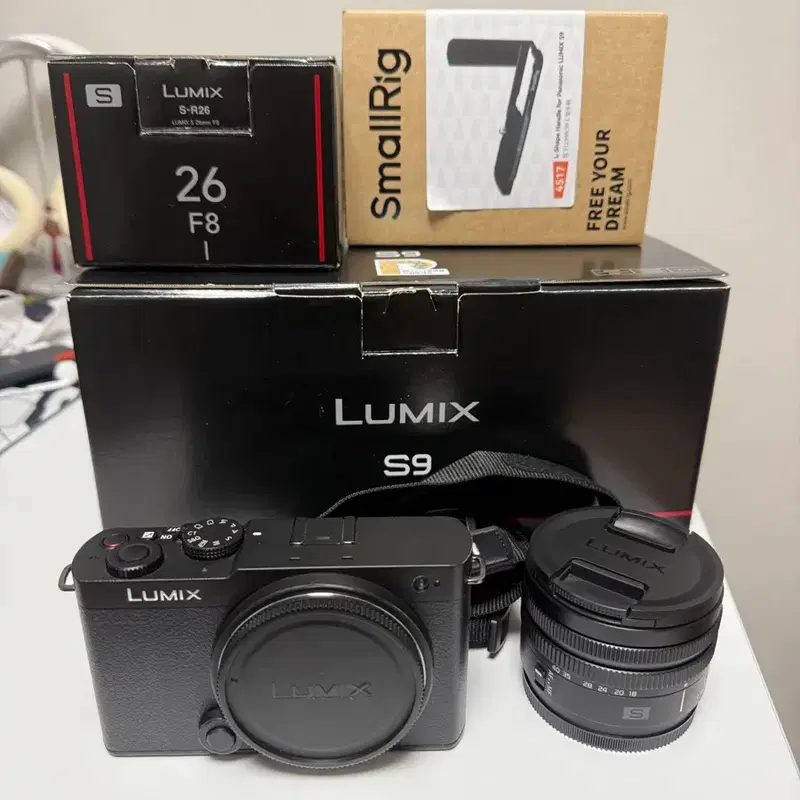 파나소닉 Lumix S9 + 18-40mm 렌즈킷 + 26mm + 스몰리그 그립 + 틸타 배터리