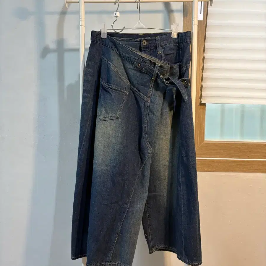 34) 새상품 저널스탠다드 리워크 랩스커트 데님