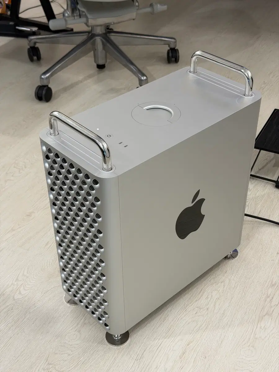 Mac Pro 2019 맥프로 (램 192GB / SSD 4TB)