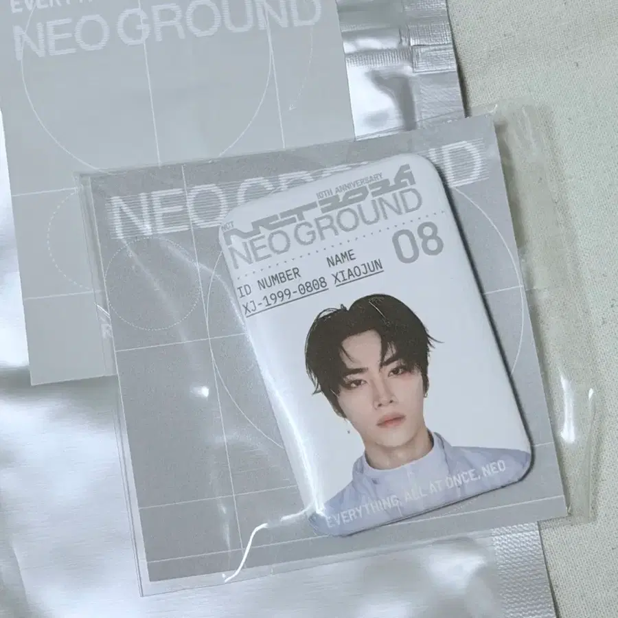 네오 뱃지 샤오쥔