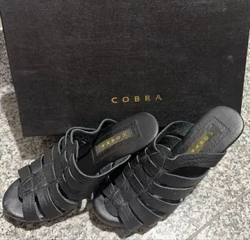 COBRA 블랙 샌들 사이즈 37