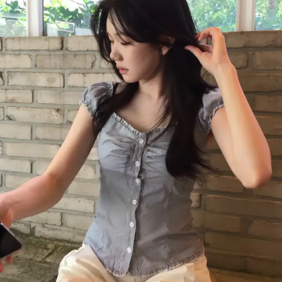 에이블리 스트라이프 셔링 퍼프 블라우스 나시