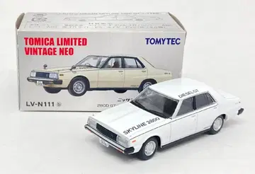 TOMYTEC TOMICA LIMITED VINTAGE NEO 닛산 스카이라인 280D GT L 타입 카탈로그 촬영 자동차 (80년식)(화이트) LV-N111b