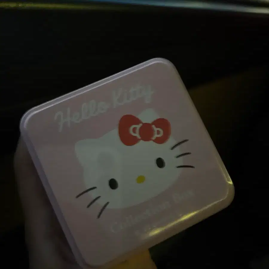 키티 틴케이스 가챠
