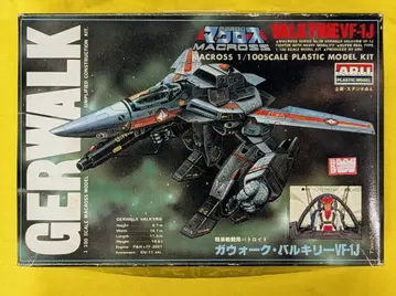 아리이 1/100 마크로스 시리즈 가워크 발키리 VF-1J 36