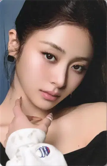 LE SSERAFIM MINI PHOTO CARD YUNJIN PUREFLOW pt.1 POP-UP 03