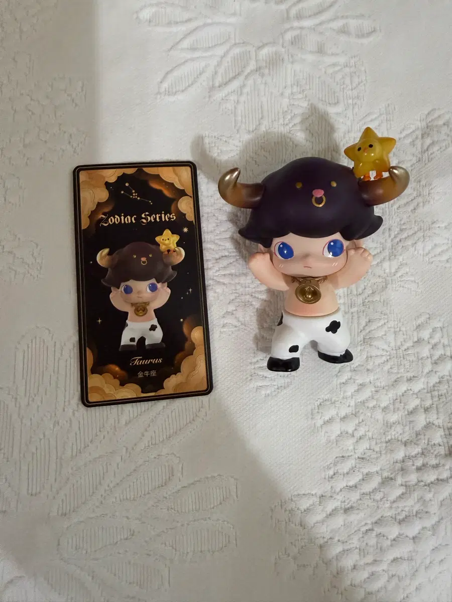Popmart dimoo 팝마트 디무 별자리 황소 피규어