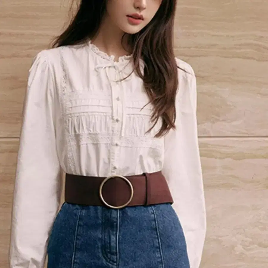 로라로라 장원영 블라우스