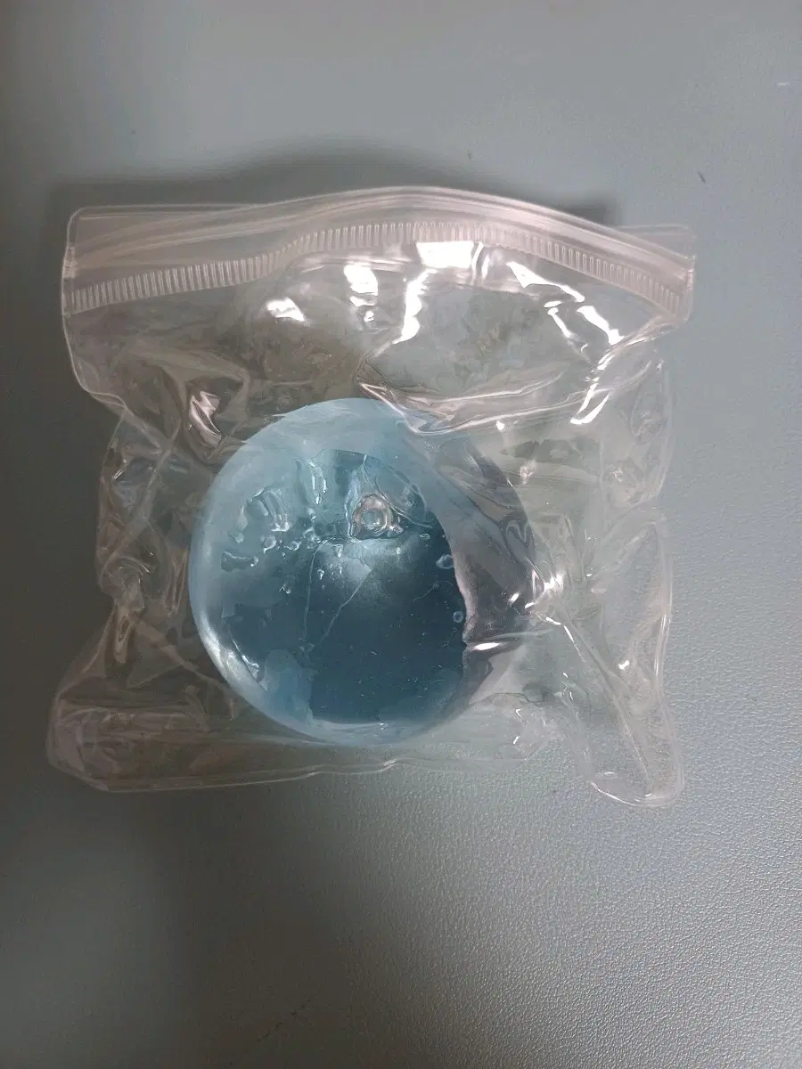 파란색 투명 말랑이
