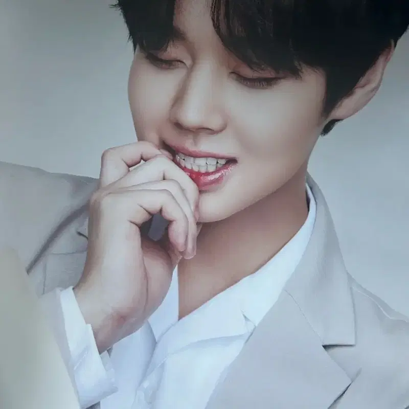 박지훈x에이프릴스킨 브로마이드 포스터