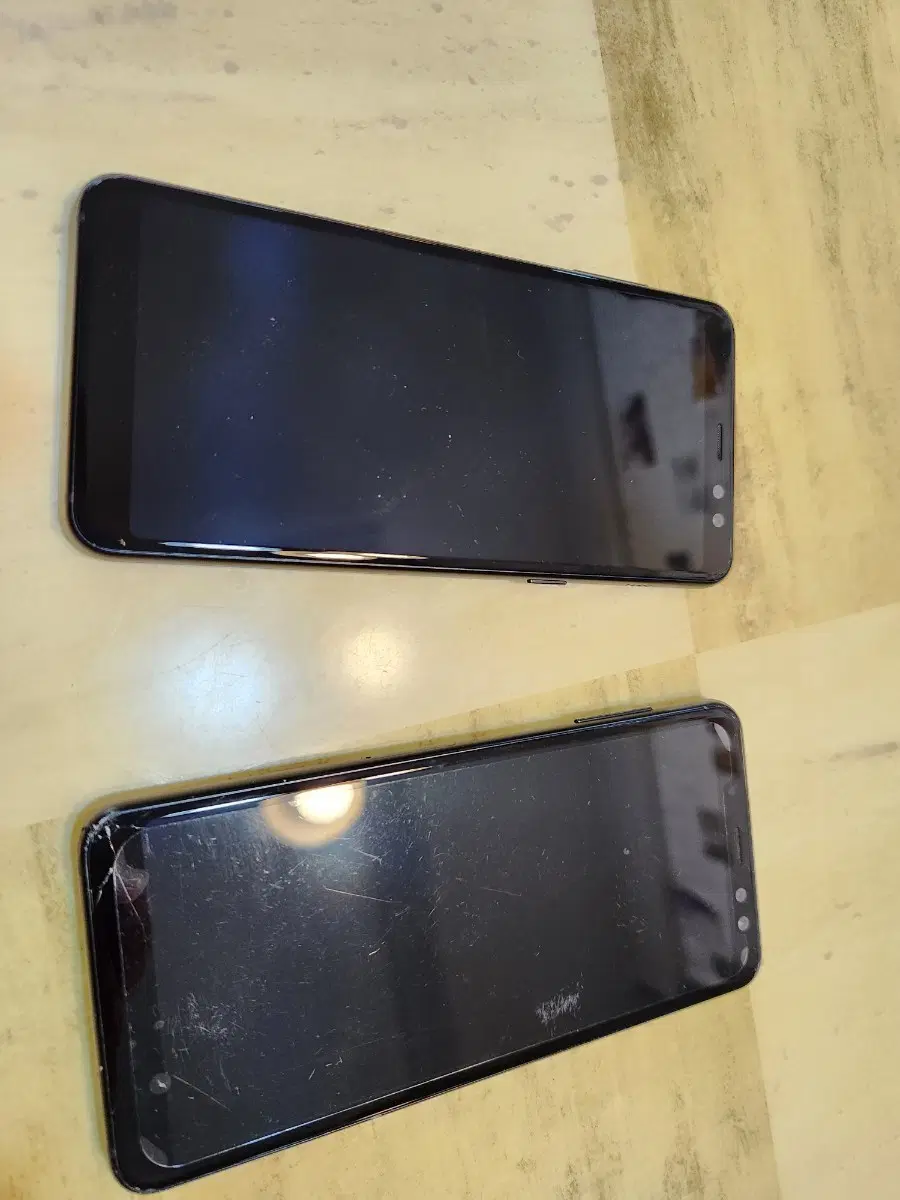 삼성 갤럭시 A8 SM-A530 고장 2대 일괄