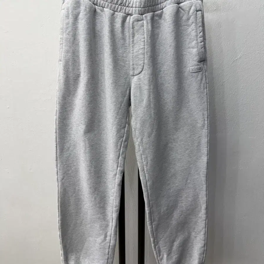 정품) KITH 키스 여성 그레이 스웻팬츠 S