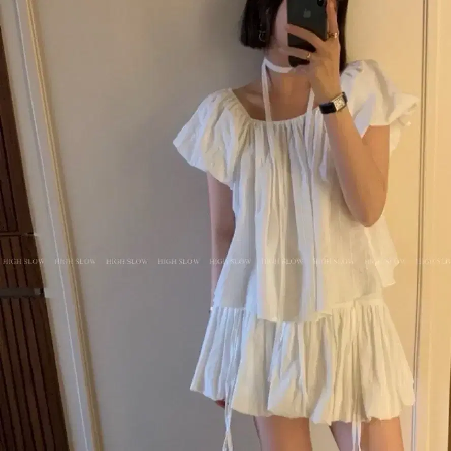 오프숄더블라우스