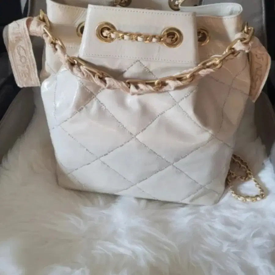 랑방 LANVIN  퀼팅 버킷백 아이보리