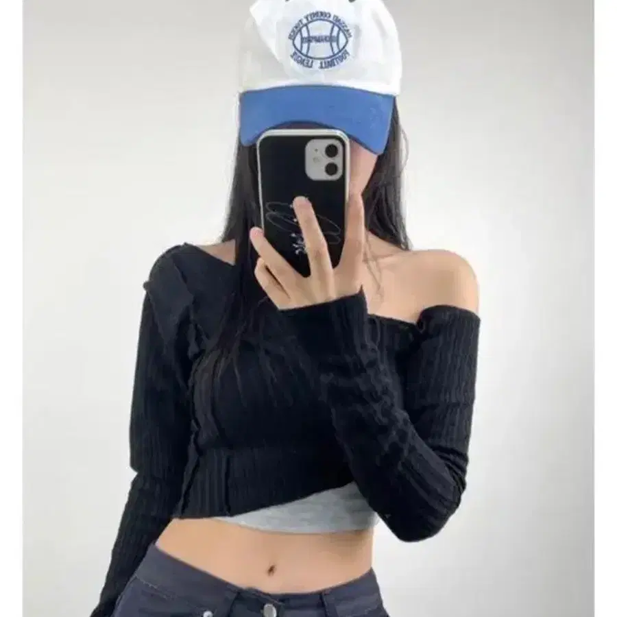 아쿠비클럽 언발 오프숄더 아이보리