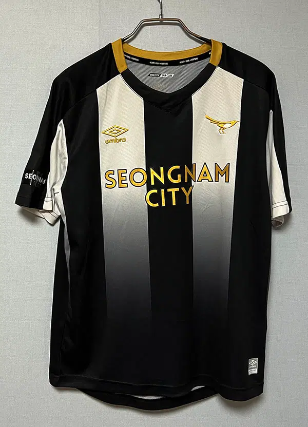 엄브로 성남FC 2024 홈 유니폼 김보경 풀마킹 반팔 져지 M 95