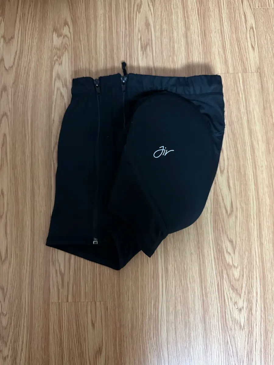JIV Sports 피겨 집업 엉덩이보호대