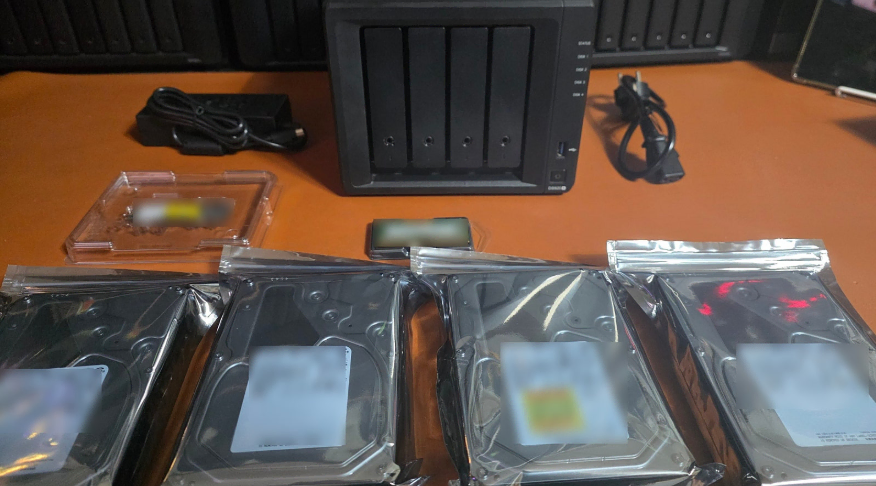 시놀로지 DS420+ 서버용 HDD MG 24TB 24테라