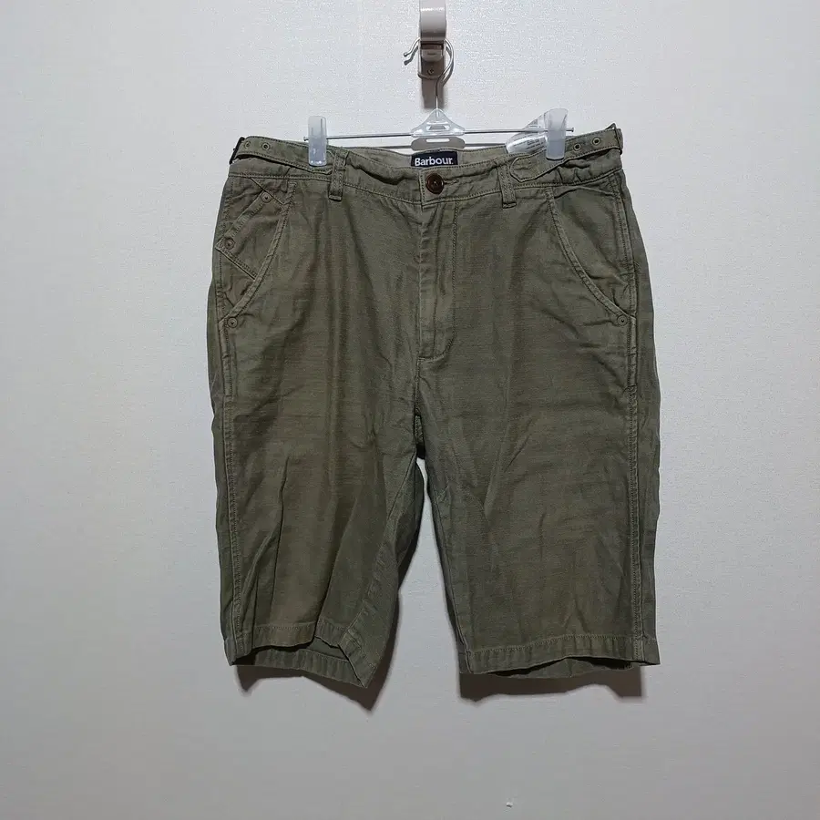 Barbour 바버 인터내셔널 남성 코튼 반바지 32 (26A1985)