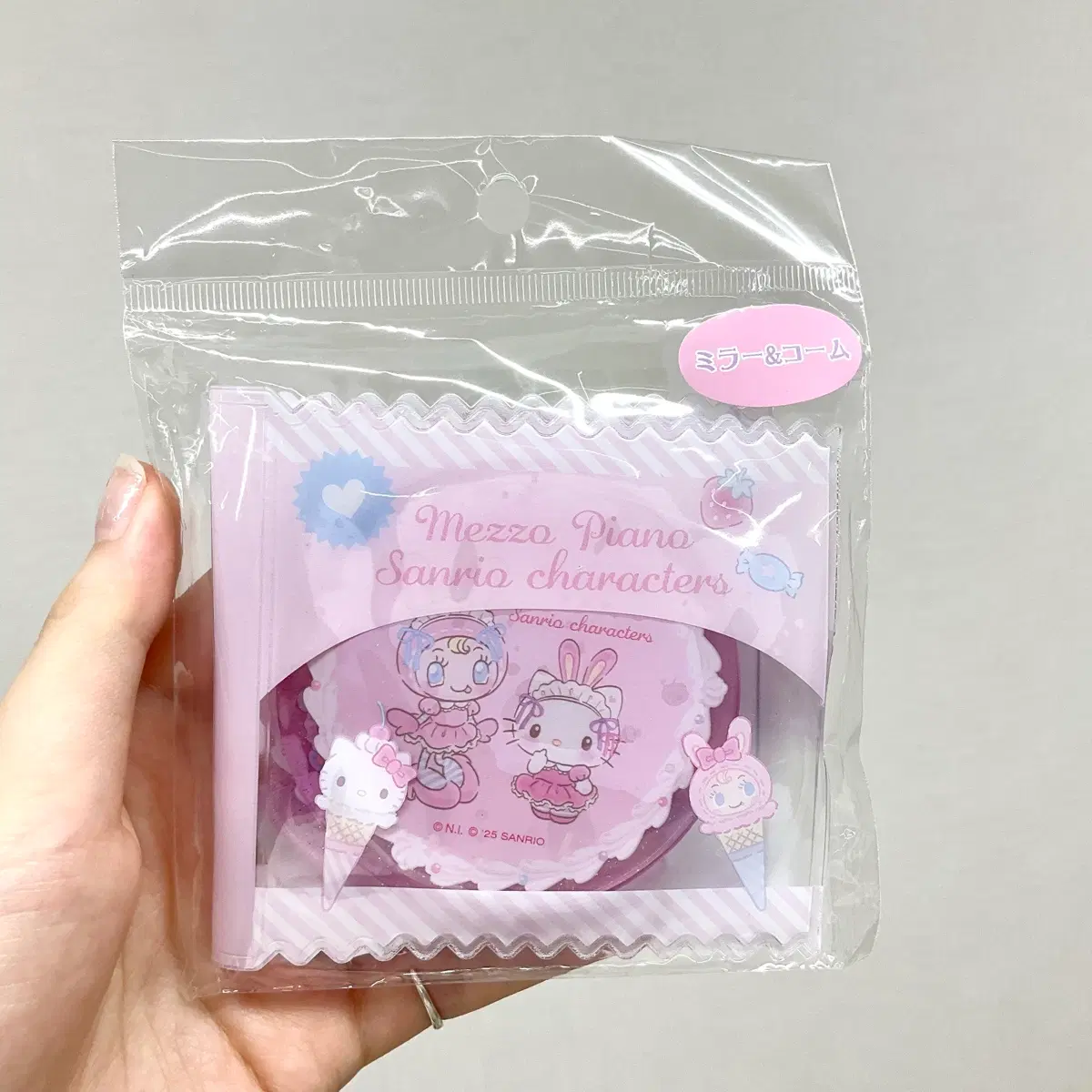 일본정품 나루미야 메조피아노 키티콜라보 휴대용 빗거울세트